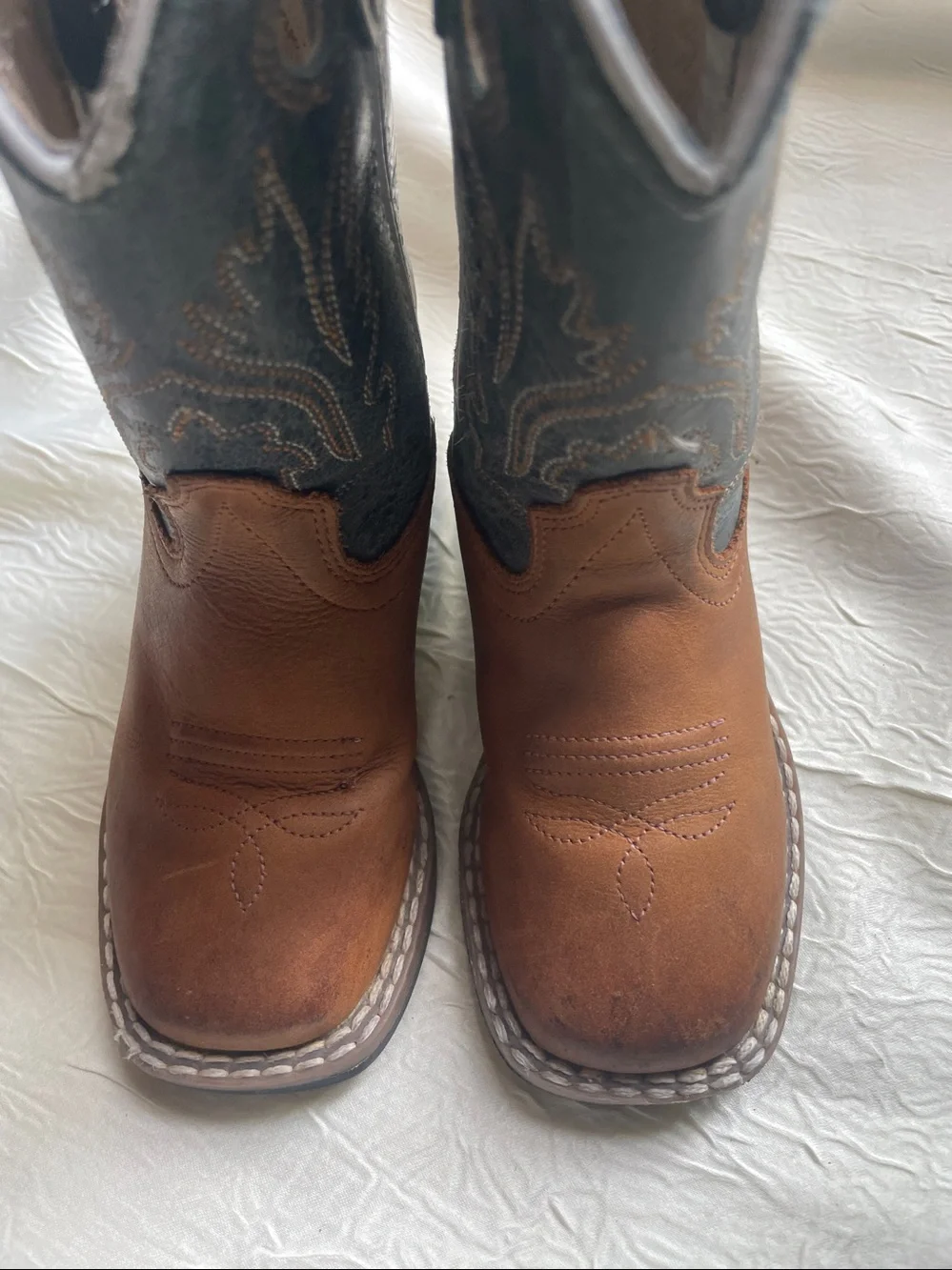 Cody James Kids Two-Tone Brown and Dark Green Western Cowboy boots.
